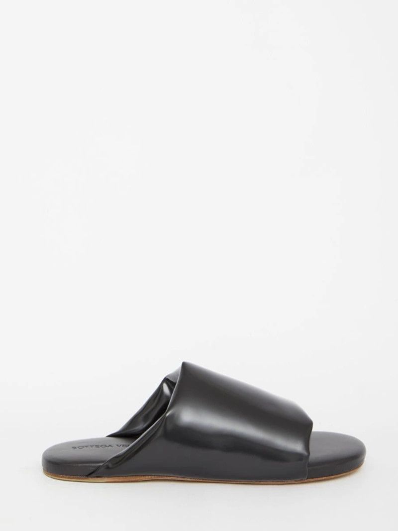 image of Bottega Veneta O1Loc1C0224 730289 Cushion Mule Shoes In Black, Men's