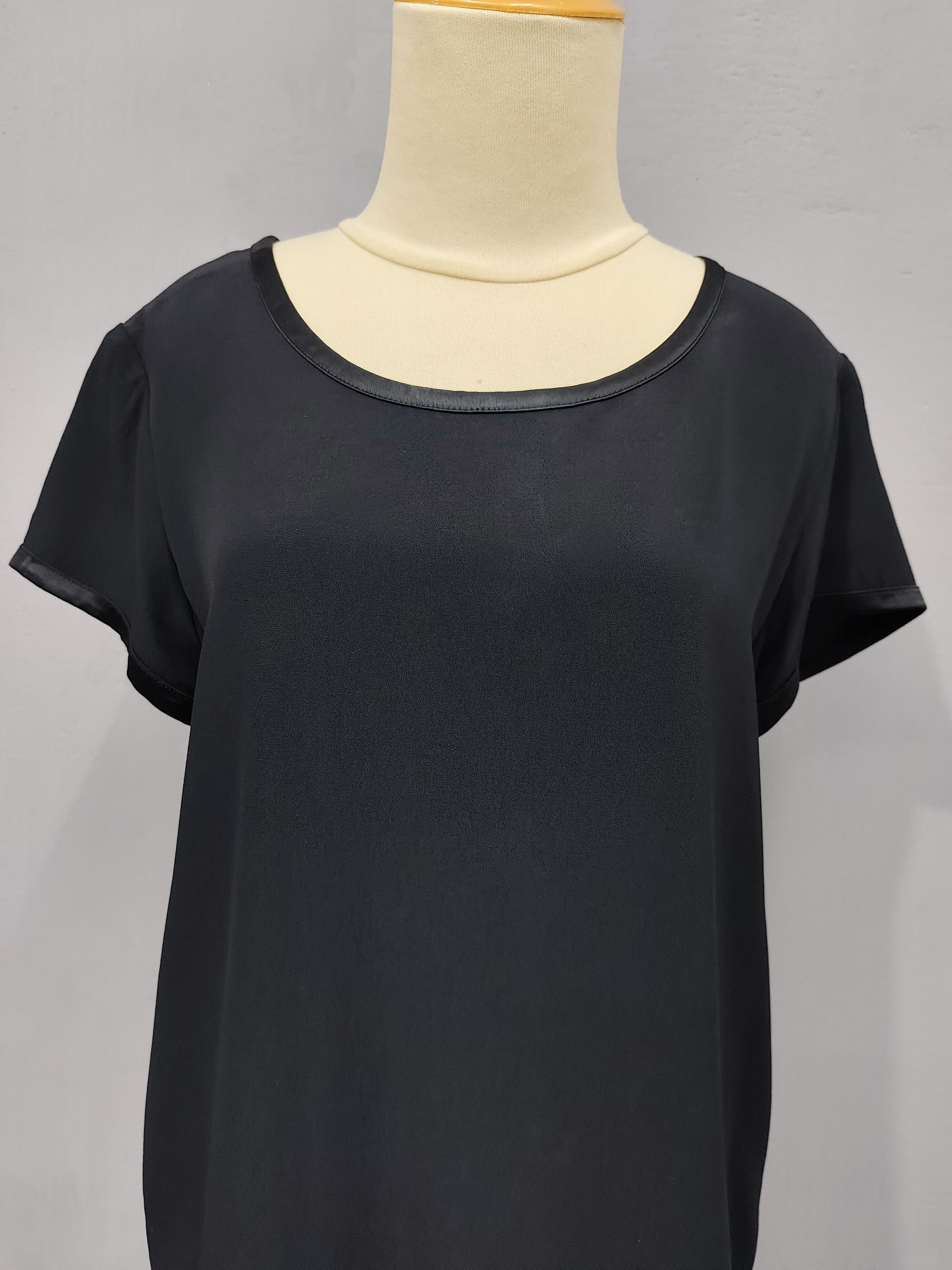Yves Saint Laurent 2000s YSL- Clean Cut Minimalist Satin Trim Blouse Top Size M / US 6-8 / IT 42-44 - 3 Thumbnail
