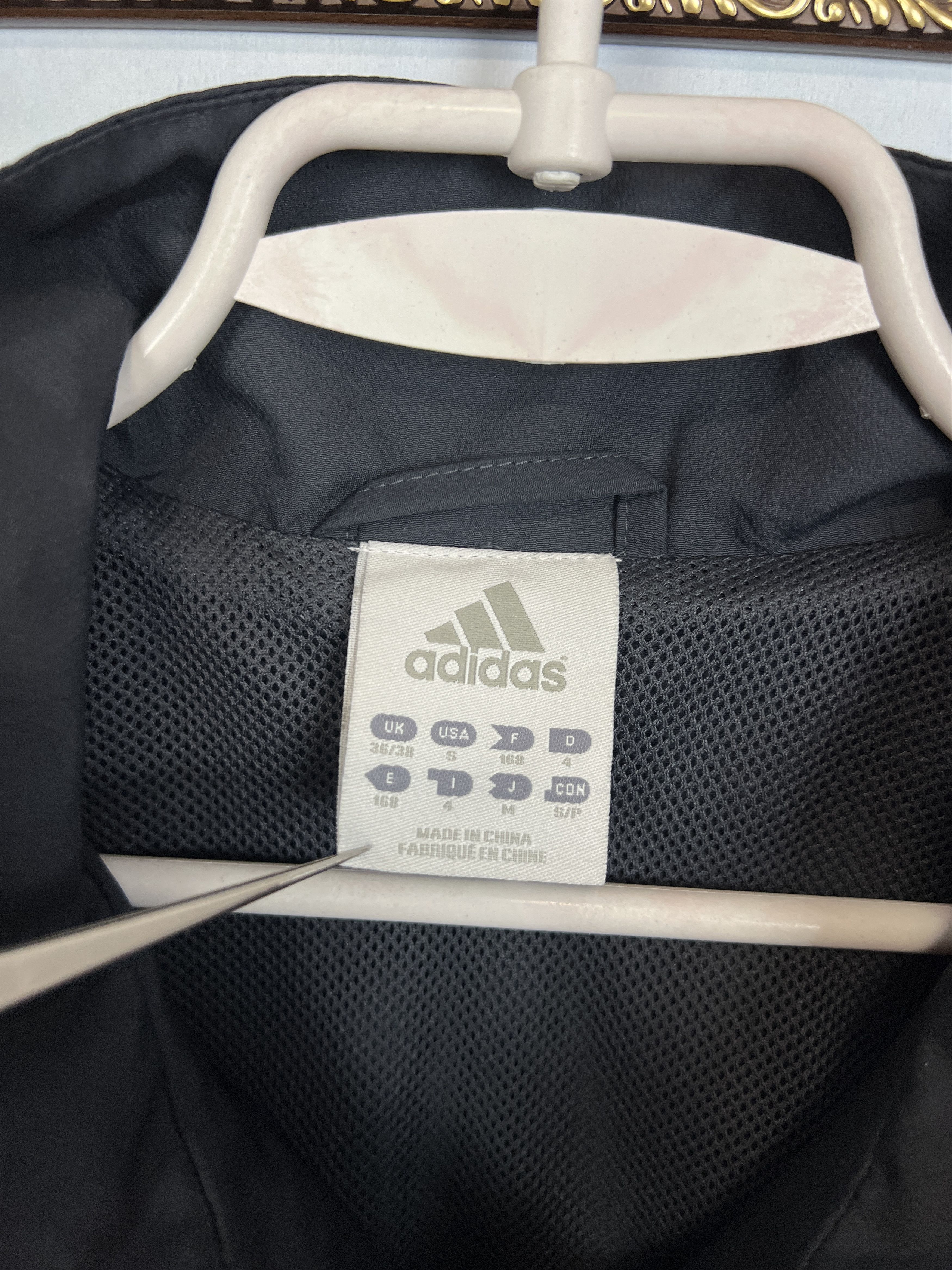 Adidas Vintage Adidas Liverpool Football Jacket Soccer YNWA Size US L / EU 52-54 / 3 - 8 Thumbnail