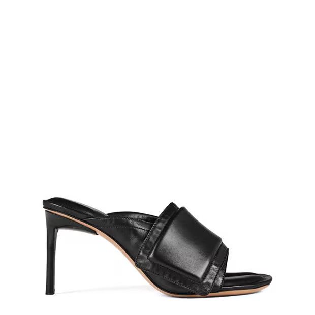 o1g2r1mq1024 Heeled Mules in Black
