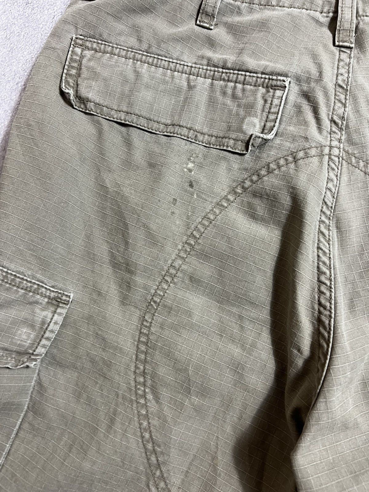Carhartt Vintage Distressed Carhartt Ripstop Cargo Bermuda Shorts Size US 28 / EU 44 - 3 Thumbnail