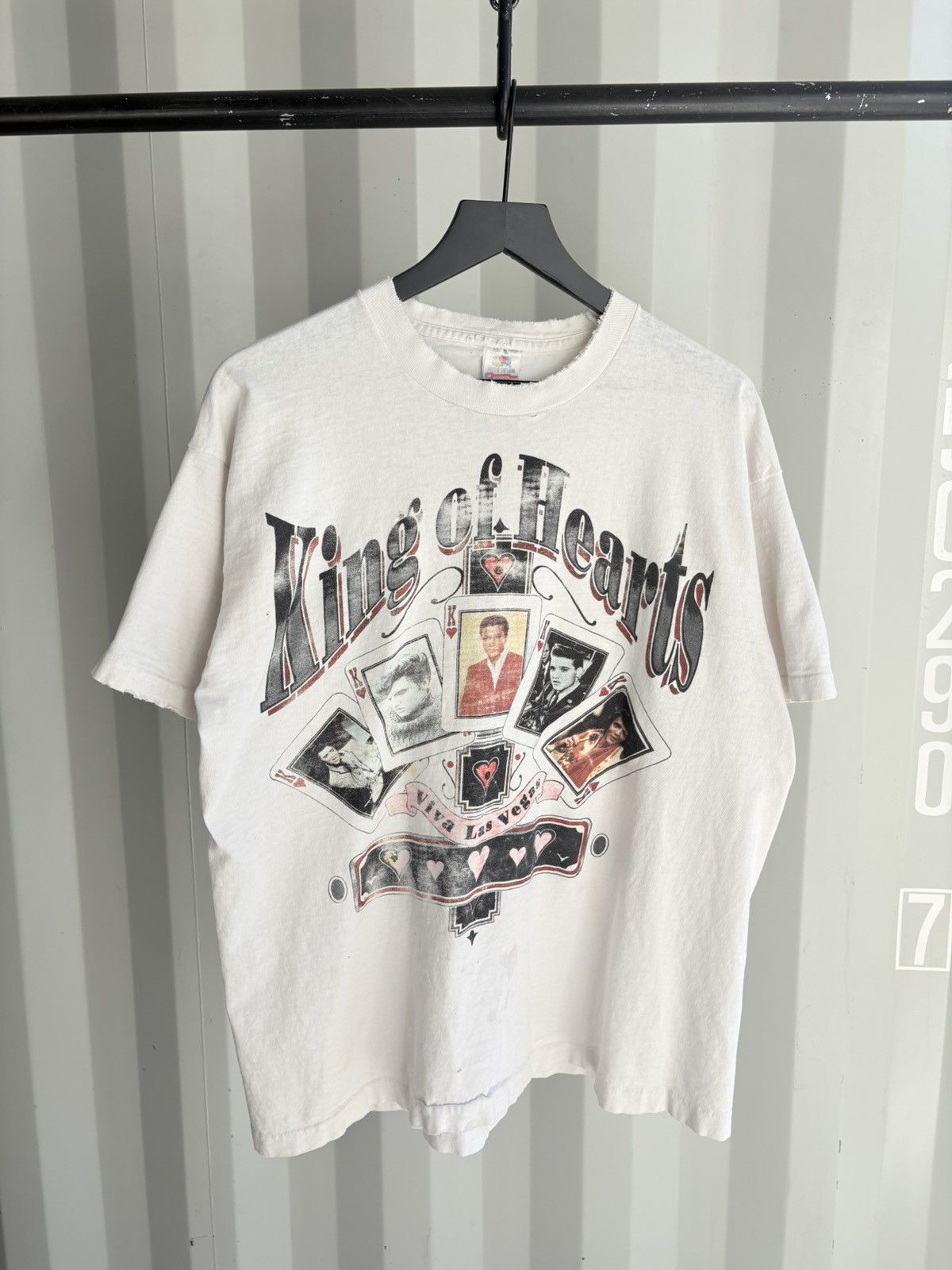 Band Tees Vintage Elvis King Of Hearts Shirt Distressed Faded GRUNGE Size US XL / EU 56 / 4 - 1 Thumbnail