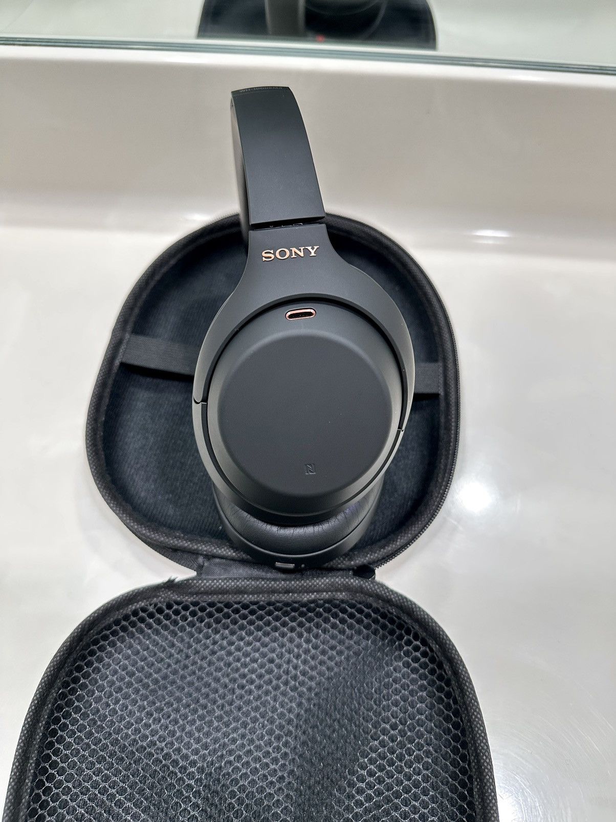 Sony Sony WH1000XM4 Wireless Headphones With a Carrying Case Size US S / EU 44-46 / 1 - 4 Thumbnail