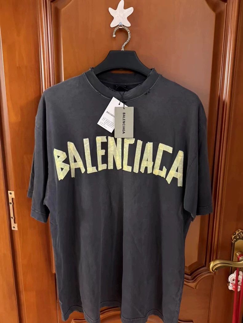 Balenciaga Balenciaga Tape Short Sleeve T-shirt-yf Size US S / EU 44-46 / 1 - 1 Thumbnail