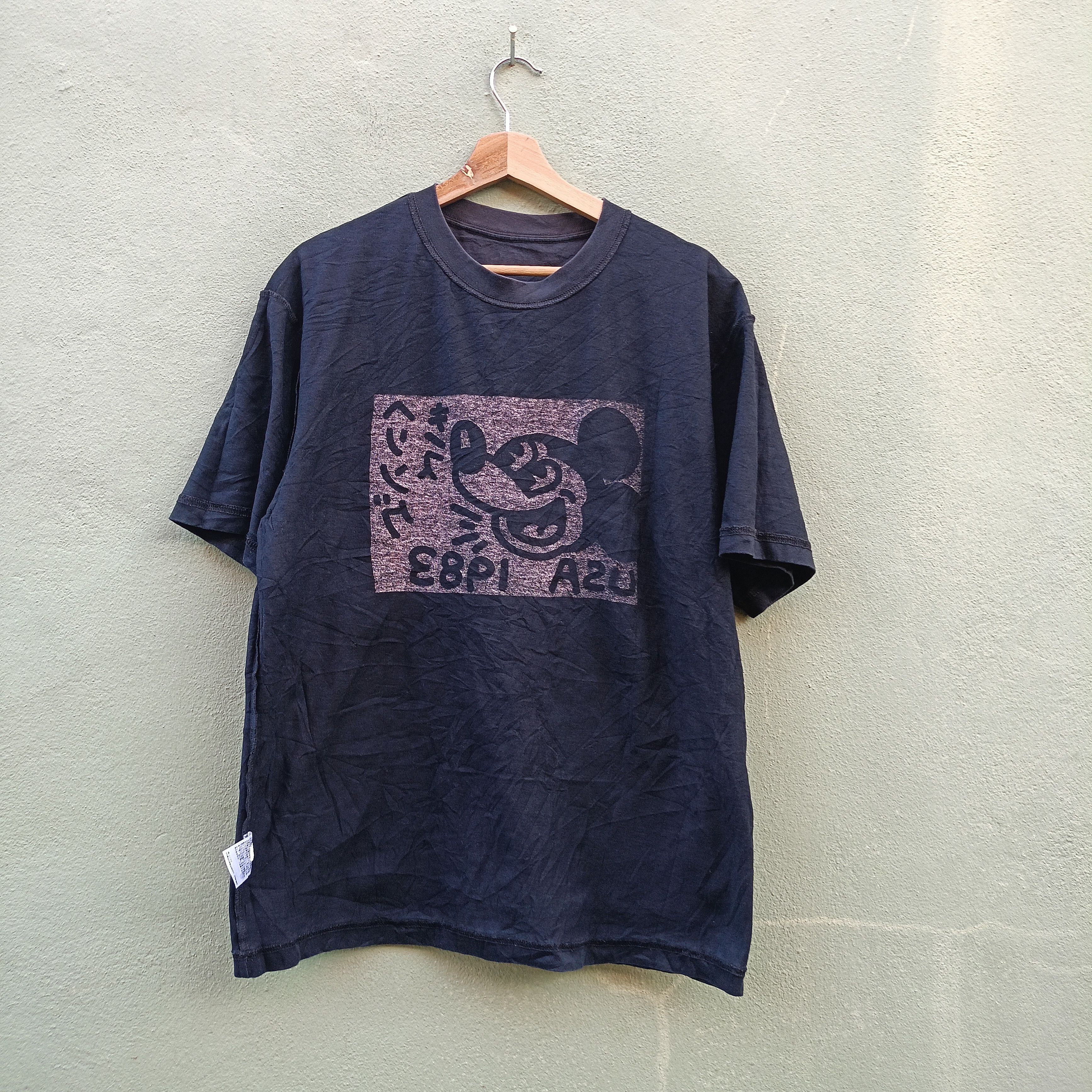 Keith Haring Mickey Mouse X keith haring Uniqlo Tee Size US L / EU 52-54 / 3 - 2 Thumbnail