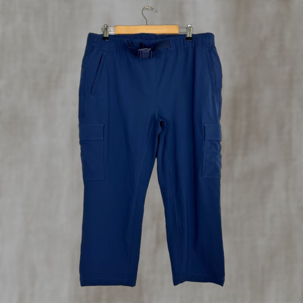 Eddie Bauer Eddie Bauer Womens Size 16 Travex Belted Navy Pants Cargo Cropped 36x23 Size 38" / US 16 / IT 52 - 1 Thumbnail
