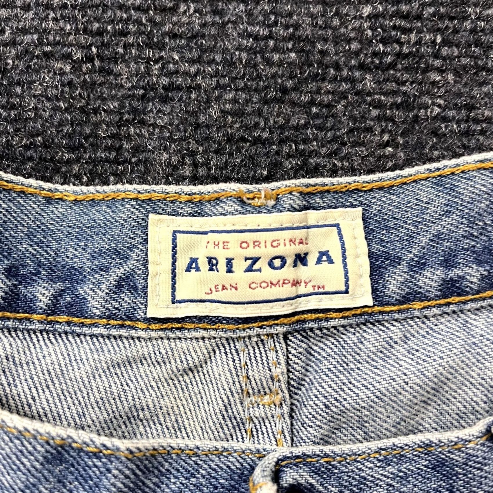 Vintage VINTAGE Arizona Jean Company Jeans Juniors 11 Light Wash Tapered Mom Denim Size 32" / US 10 / IT 46 - 4 Thumbnail