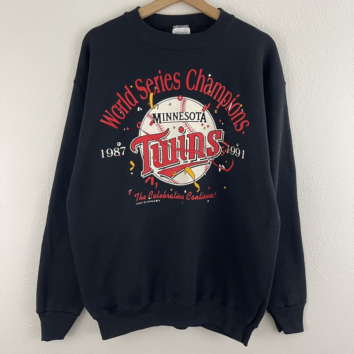 Tultex Vintage 1991 Minnesota Twins Black Pullover Sweatshirt Size L / US 10 / IT 46 - 3 Thumbnail
