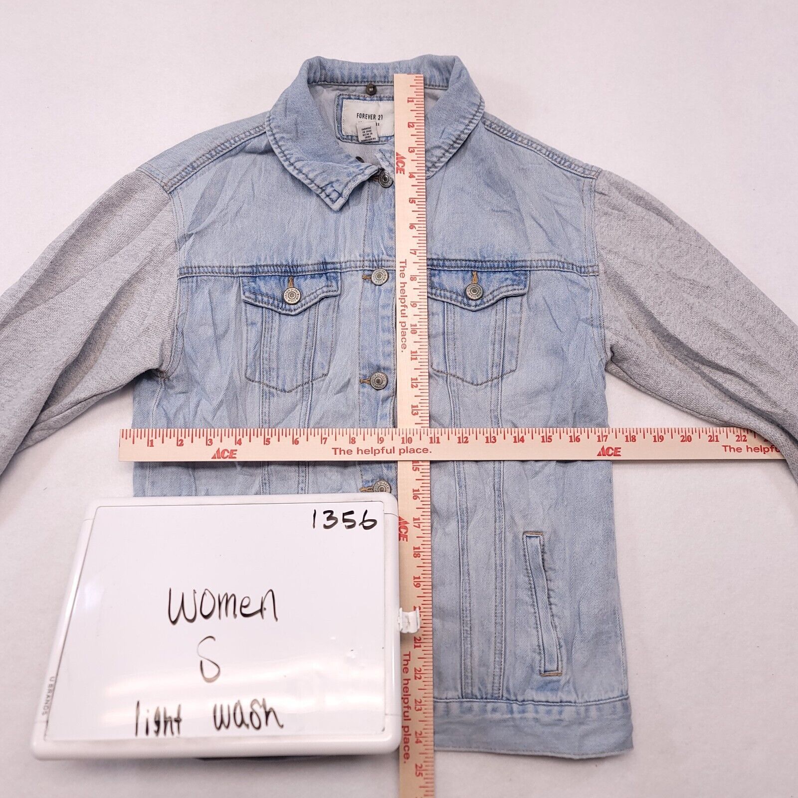 Forever 21 Forever 21 Casual Button Up Denim Jacket Womens Size S Blue Size S / US 4 / IT 40 - 6 Thumbnail
