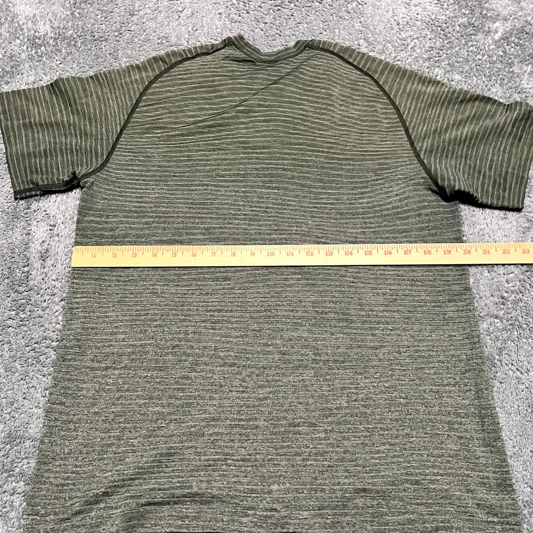 Lululemon Lululemon Shirt Mens Large Green Striped Metal Vent Tech Short Sleeve Shirt Size US L / EU 52-54 / 3 - 7 Thumbnail