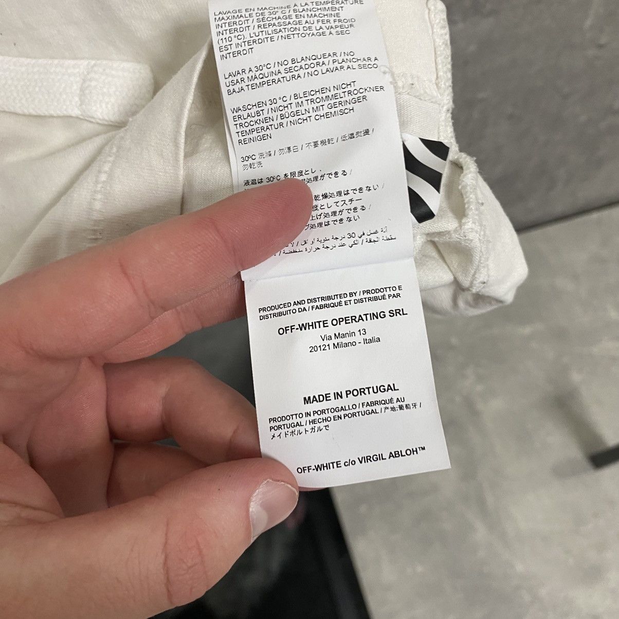 Off-White Off-White World Hand T-Shirt Size US S / EU 44-46 / 1 - 20 Thumbnail