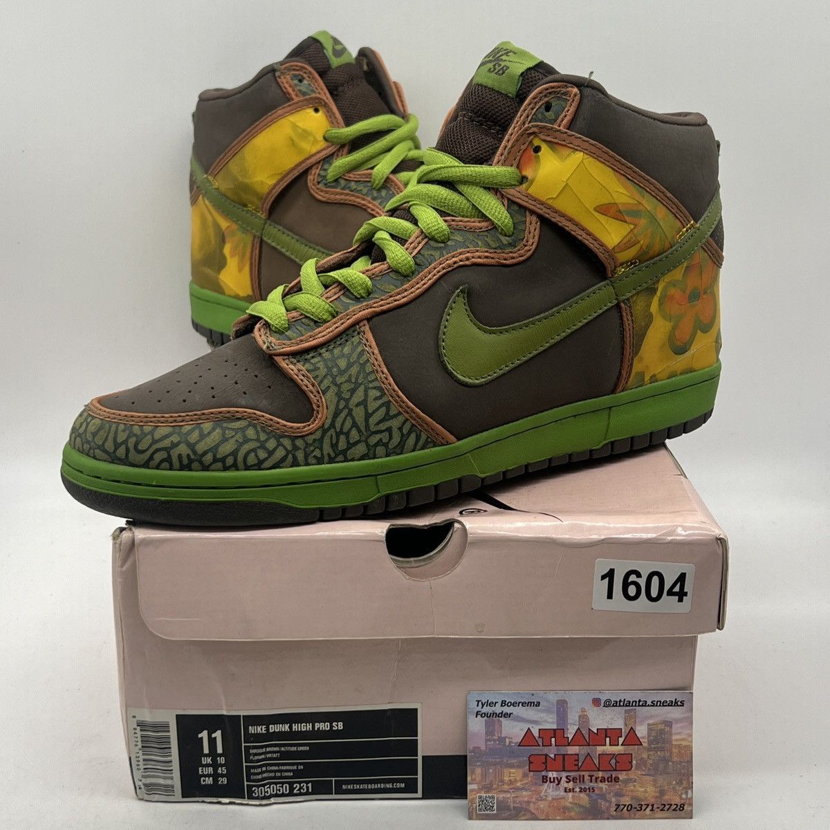 image of Nike Dunk High De La Soul Shoes in Green, Men's (Size 11)