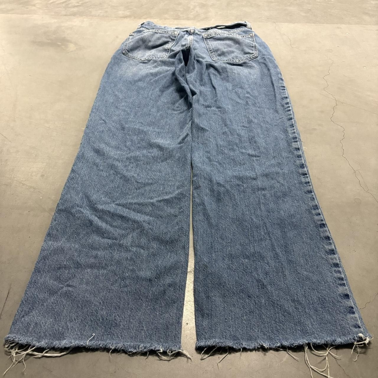 Vintage Crazy Vintage Y2K/2000s Super Baggy Wideleg Skater Medium Wash Denim Jeans with a built in belt! Size US 27 - 4 Thumbnail