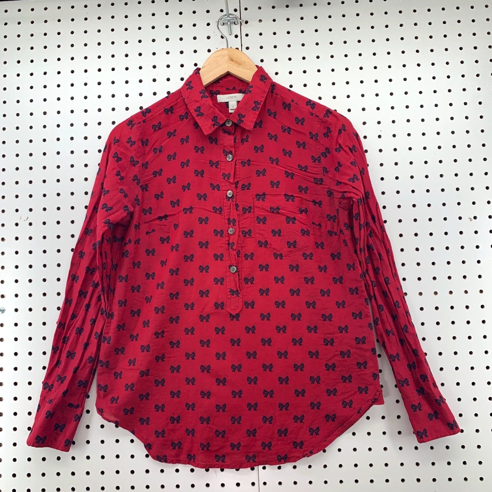 J.Crew J.CREW Button Shirt Womens Size 2 Red Long Sleeve Bow Tie AOP 18.5x25.5 Size XS / US 0-2 / IT 36-38 - 2 Thumbnail