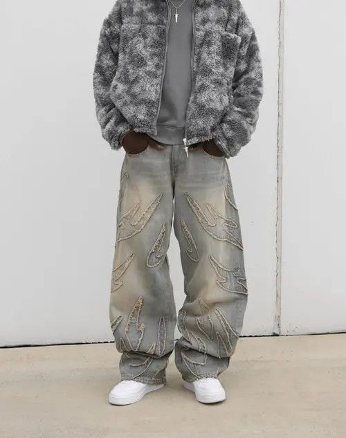 Japanese Brand Street Retro Raw Edge Embroidery Baggy Jeans Size US 34 / EU 50 - 2 Thumbnail