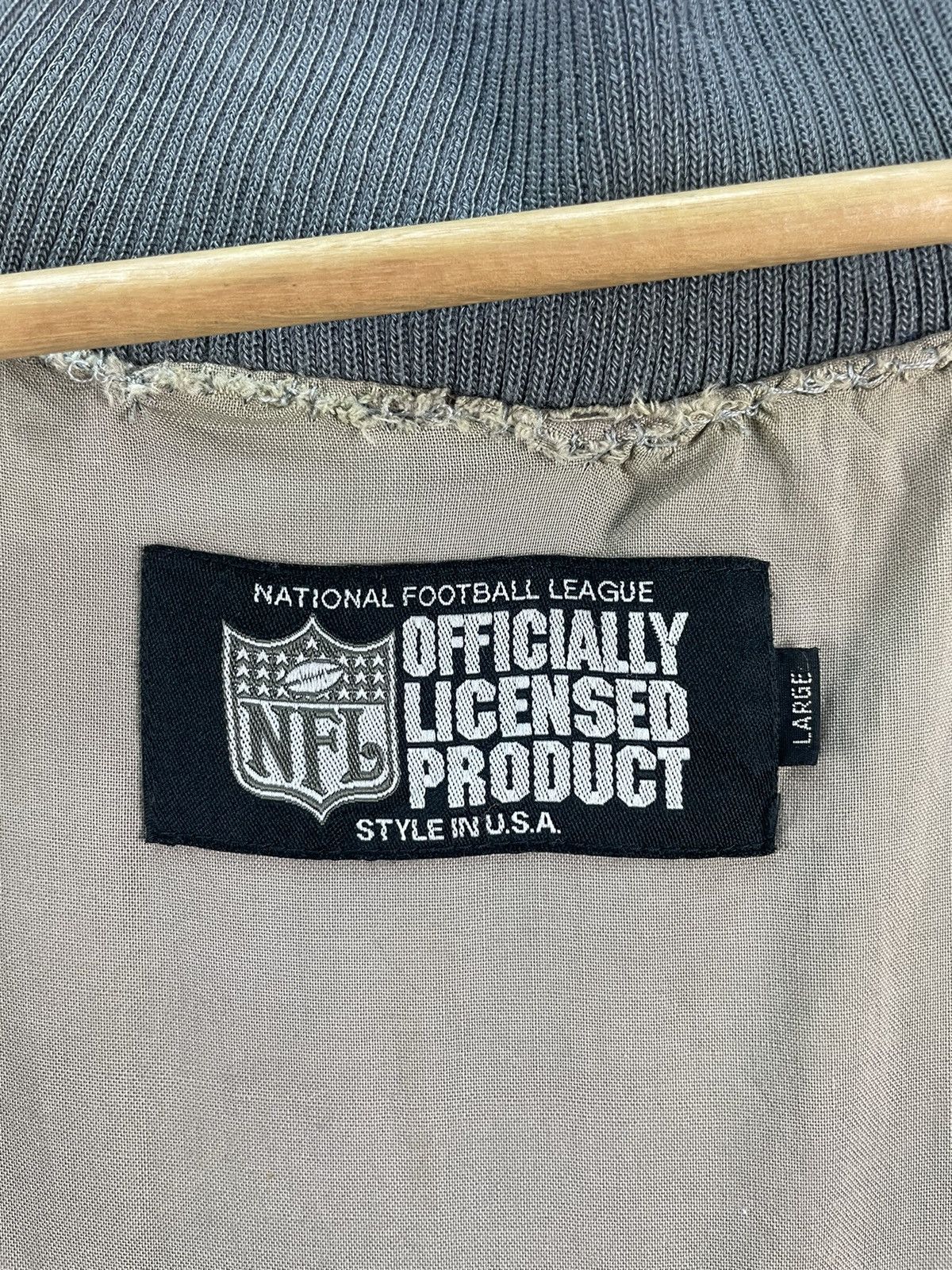 NFL Vintage 90s Los Angeles Raiders Satin Bomber Jacket NFL Size US L / EU 52-54 / 3 - 7 Thumbnail