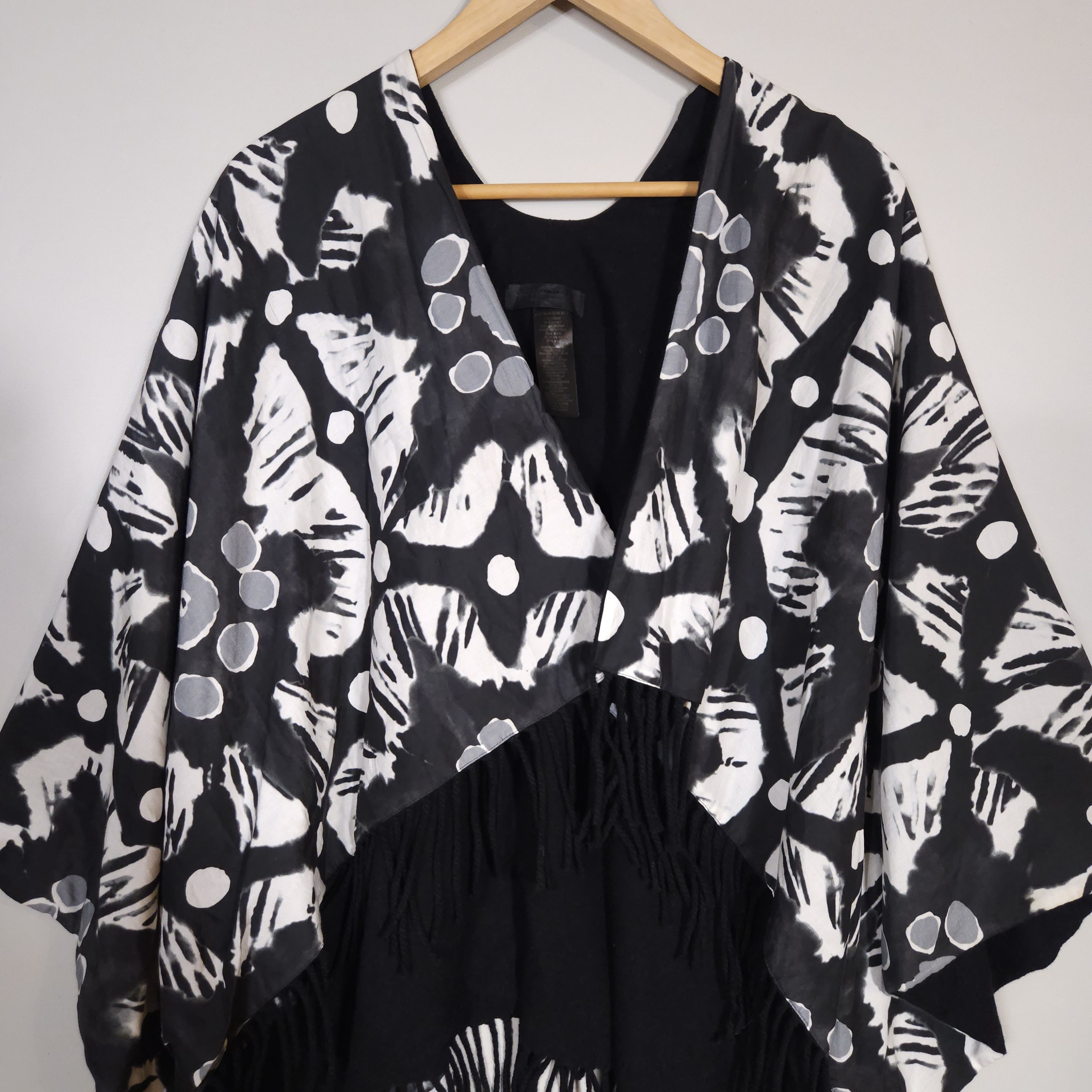 Burberry Prorsum Burberry Prorsum Cape Double Sided size 110x125 cm Size ONE SIZE - 5 Thumbnail