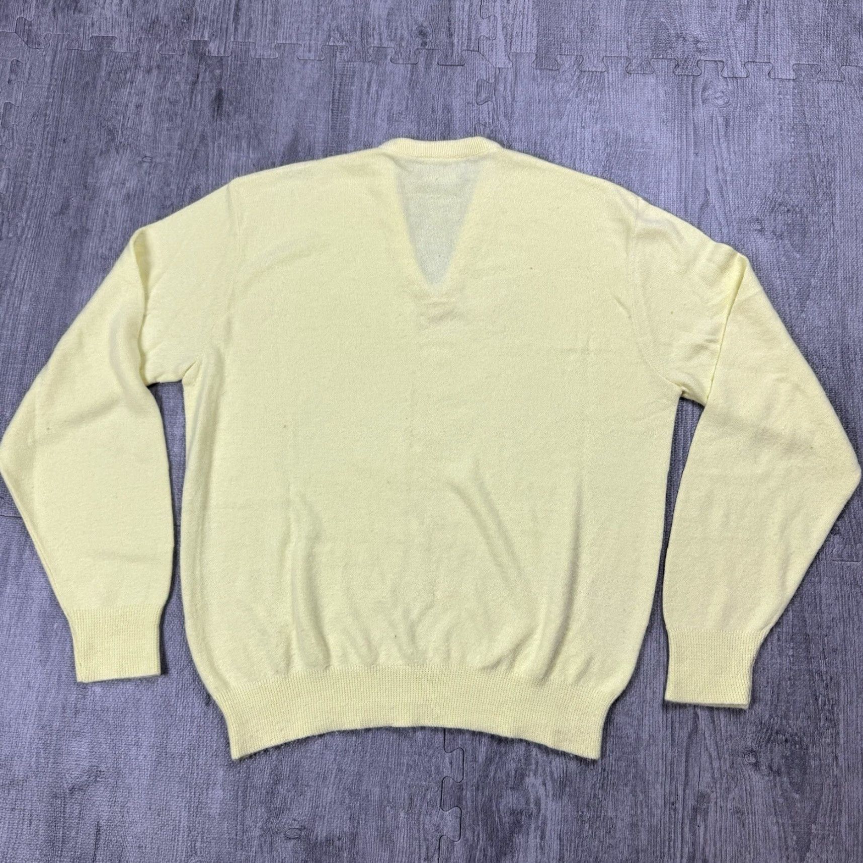 Jantzen VINTAGE JANTZEN 90s V-NECK PULLOVER SWEATER MENS BUTTER YELLOW SIZE LARGE Size US L / EU 52-54 / 3 - 8 Thumbnail