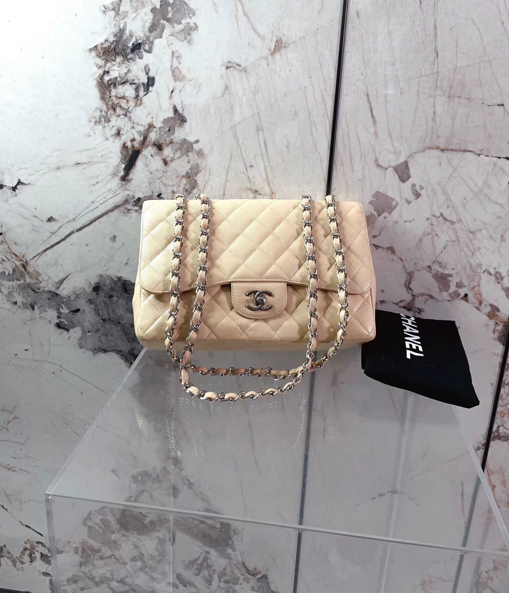 Chanel Pre-loved Bag Very good condition Size ONE SIZE - 1 Thumbnail