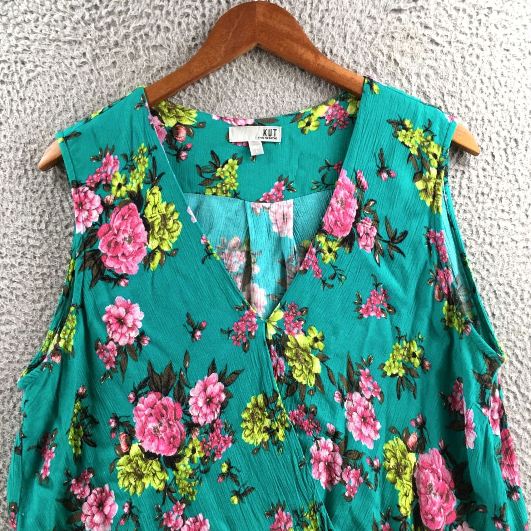 Vintage KUT from the Kloth Blouse Womens L Green Sleeveless Surplice Floral Top Rayon Shirt Size L / US 10 / IT 46 - 2 Thumbnail