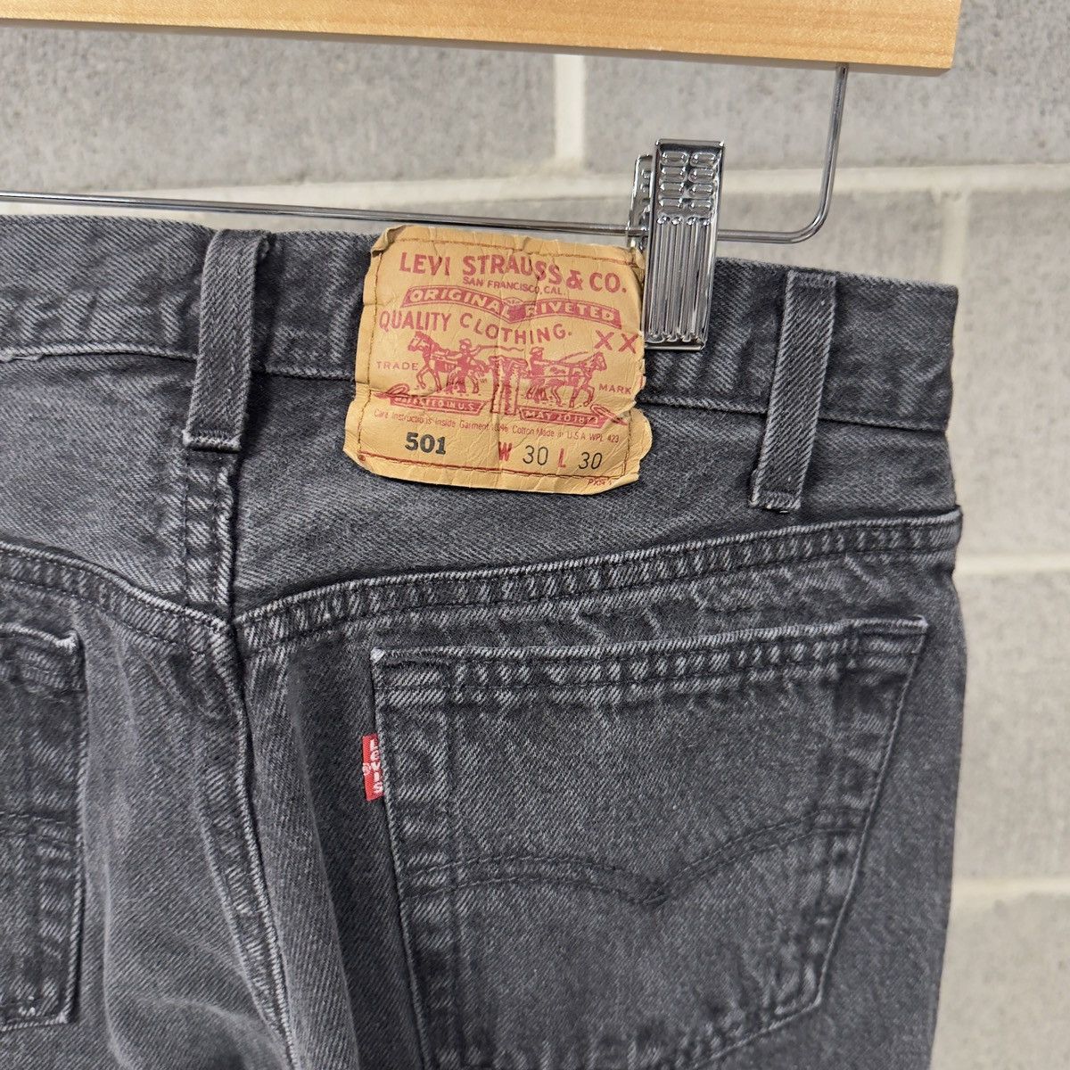 Levi's Vintage 90s Levi's 501 Faded Black Jeans ERD Grunge Chrome Size US 28 / EU 44 - 7 Thumbnail