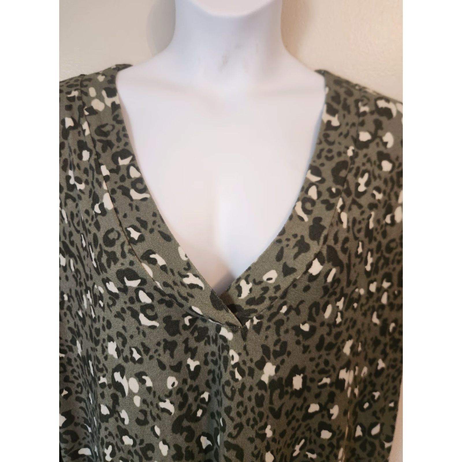 Vintage Jenni Women's Gown Shirt Sleep Mountain Sage Animal Print Green XXL Green XS? Size XS / US 0-2 / IT 36-38 - 2 Thumbnail
