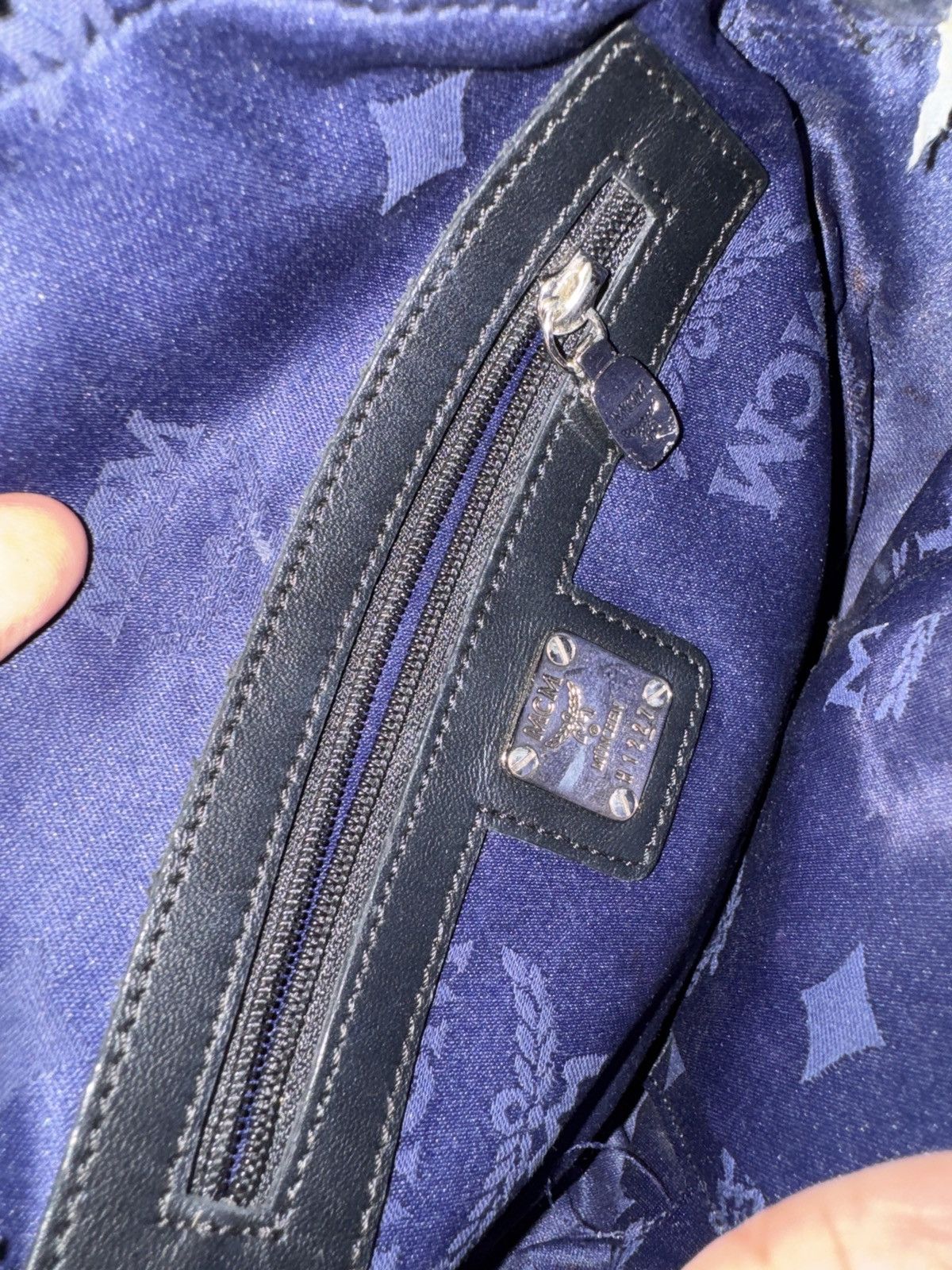 MCM Very Rare MCM round shoulder bag lion edition Size ONE SIZE - 9 Thumbnail