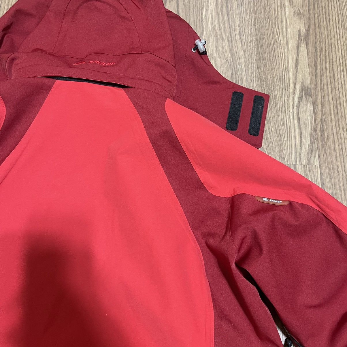 Other Ziener insulated multipocket hooded red ski jacket Size US XL / EU 56 / 4 - 10 Thumbnail