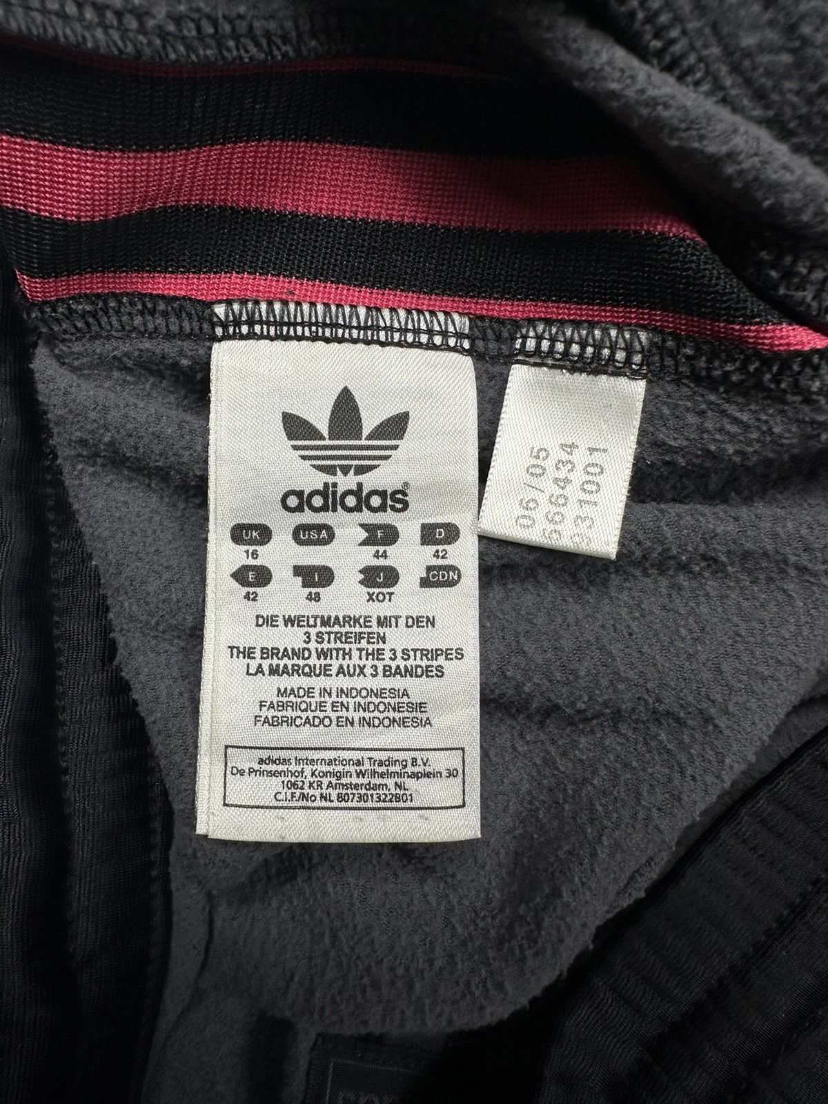 Adidas Vintage Adidas Track Pants Size 36'x30' Size US 36 / EU 52 - 15 Thumbnail