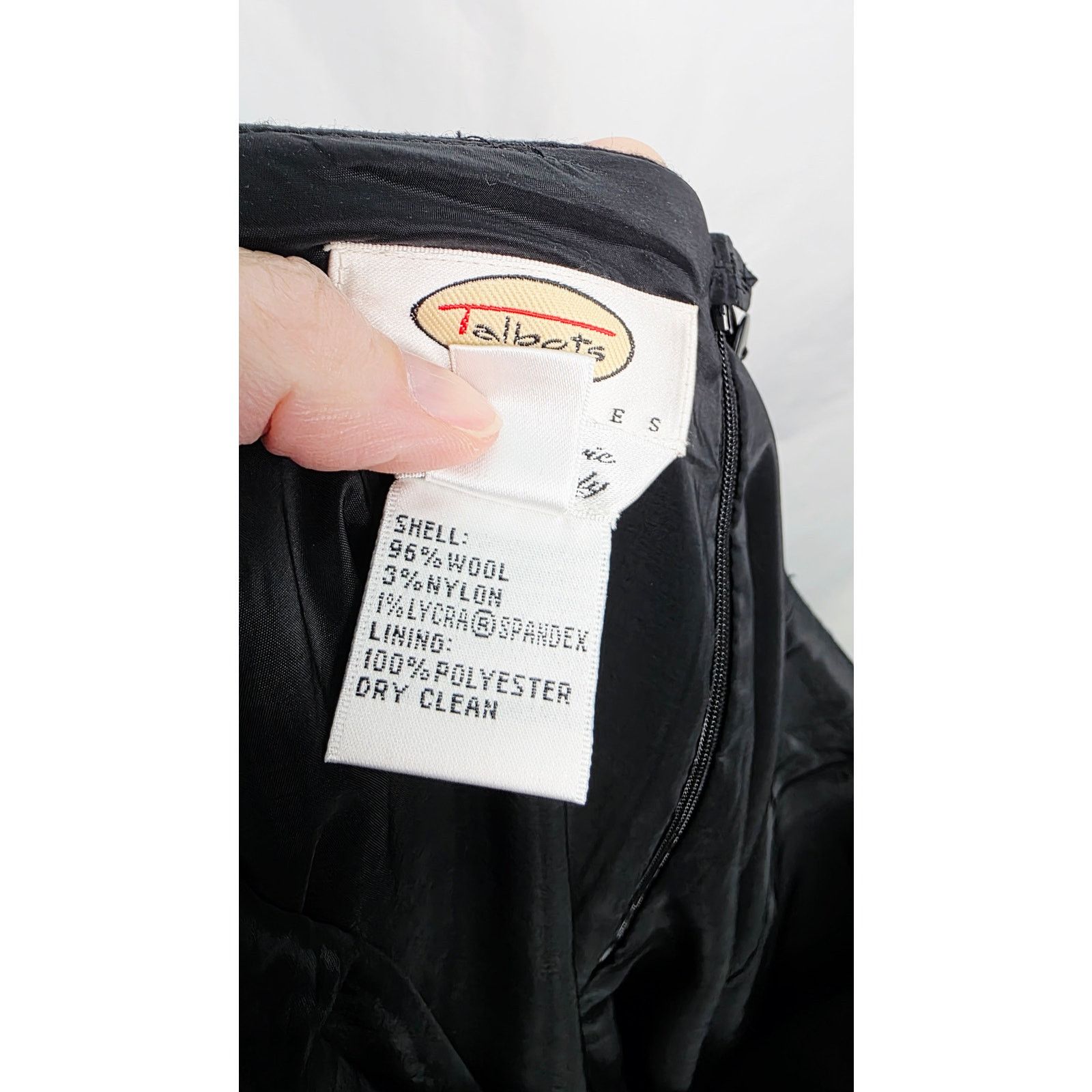 Talbots Vintage Talbots Petites Black Pleated Skirt Lined Wool Blend Size 34" / US 12 / IT 48 - 4 Thumbnail