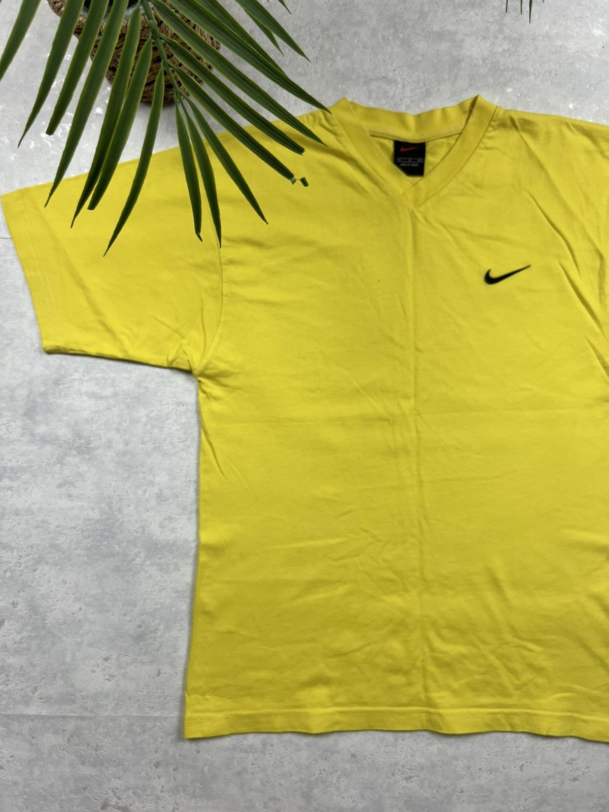 Nike 90s Nike Swoosh Vintage Y2K Oversized Blank Tee T-Shirt Size US M / EU 48-50 / 2 - 2 Thumbnail