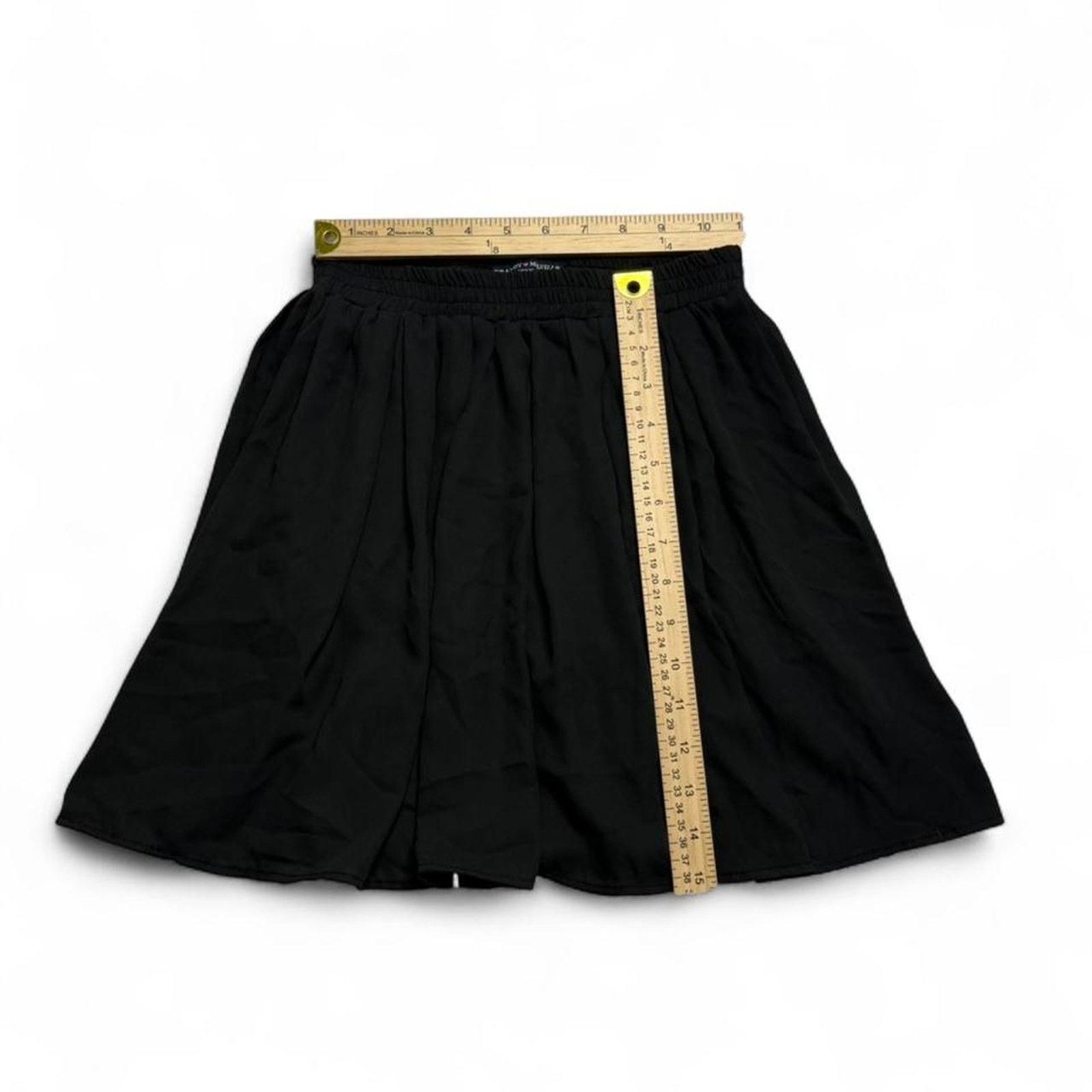 Brandy Melville Brandy Melville Black Midi Skirt One Size Staple Piece Size 27" / US 4 / IT 40 - 6 Thumbnail