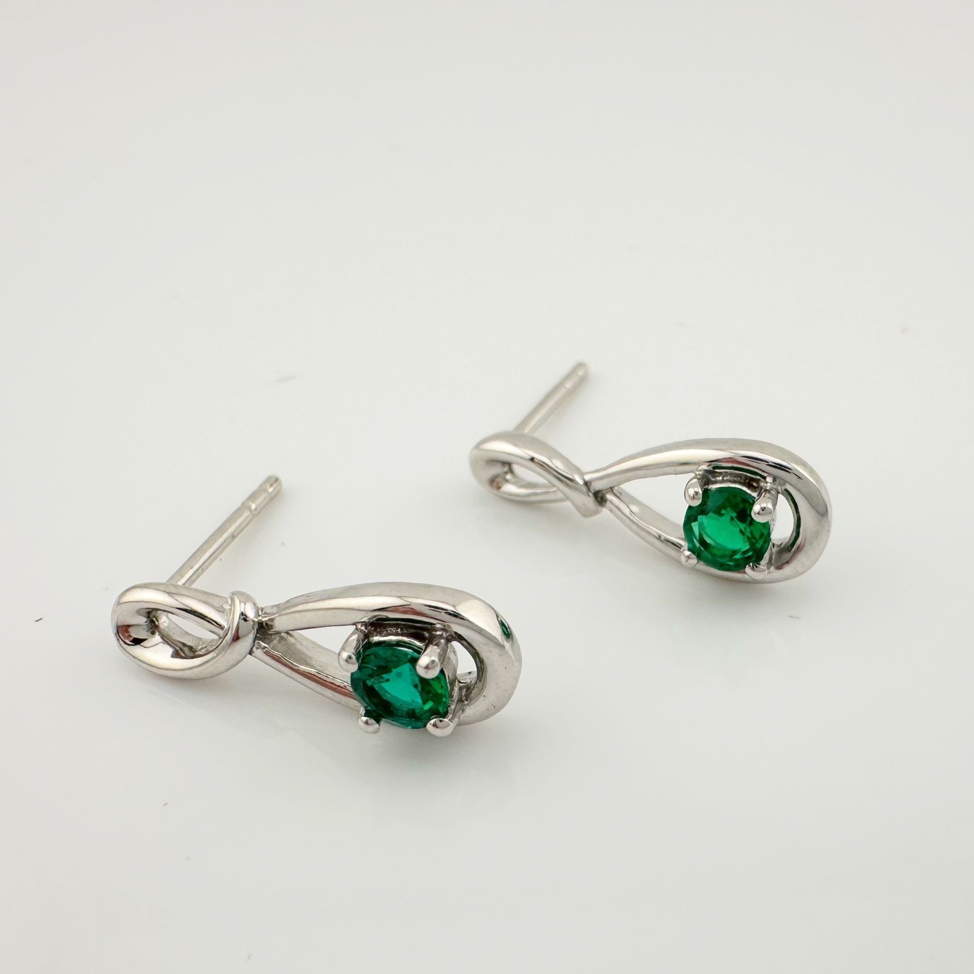Other Beautiful Round Emerald Swoop Earrings in Sterling Silver Size ONE SIZE - 10 Thumbnail