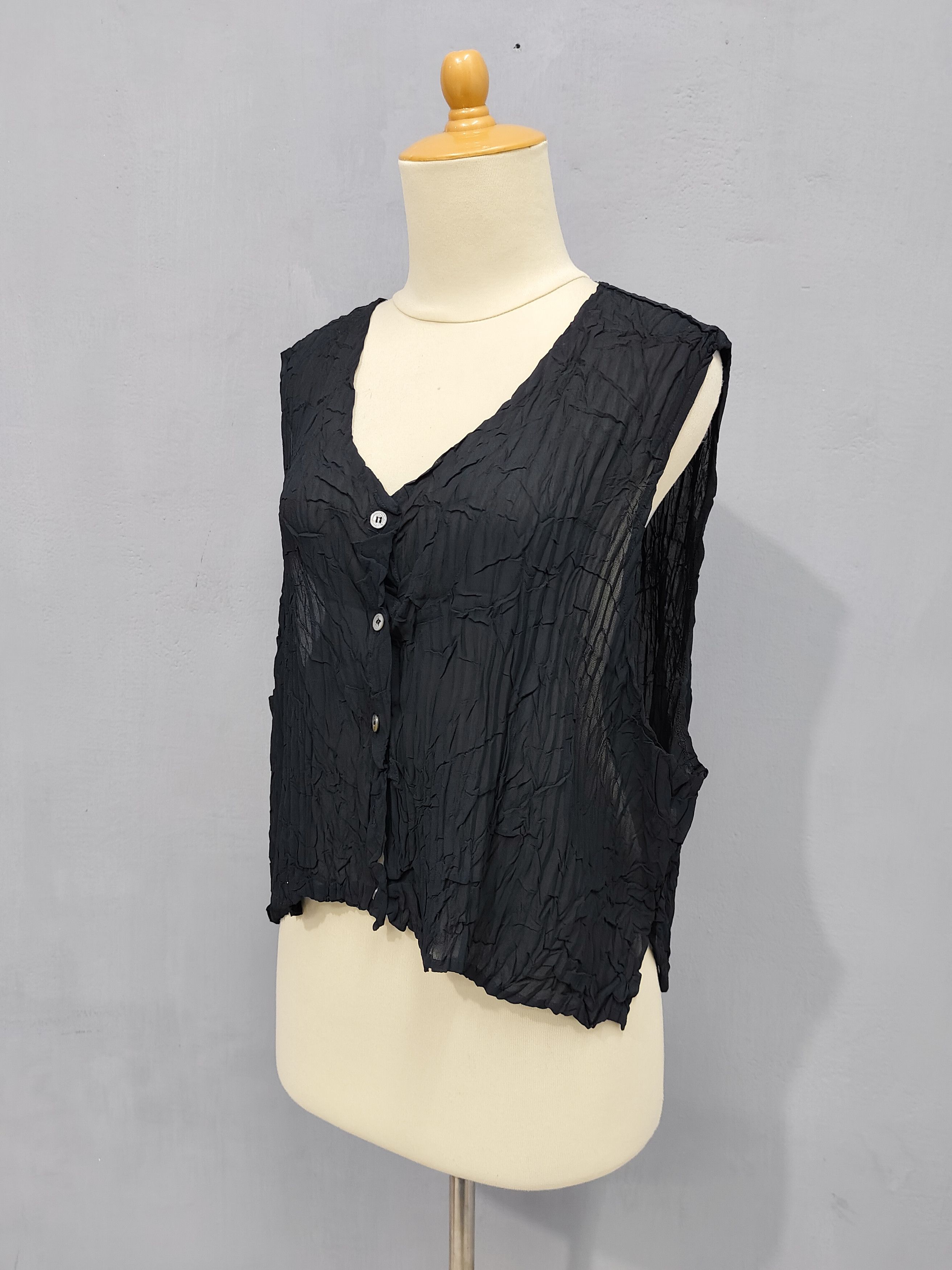 Japanese Brand 00s JUEGO🇯🇵Minimalist Gothic Crinkle Textured Cropped Vest Size L / US 10 / IT 46 - 3 Thumbnail