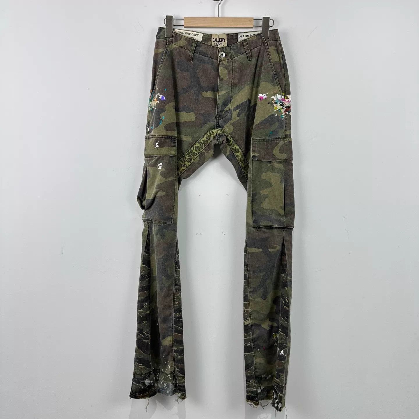 Gallery Dept. Green Camo Cargo Pants w/ Paint Splatter Size 28 Size US 28 / EU 44 - 1 Thumbnail