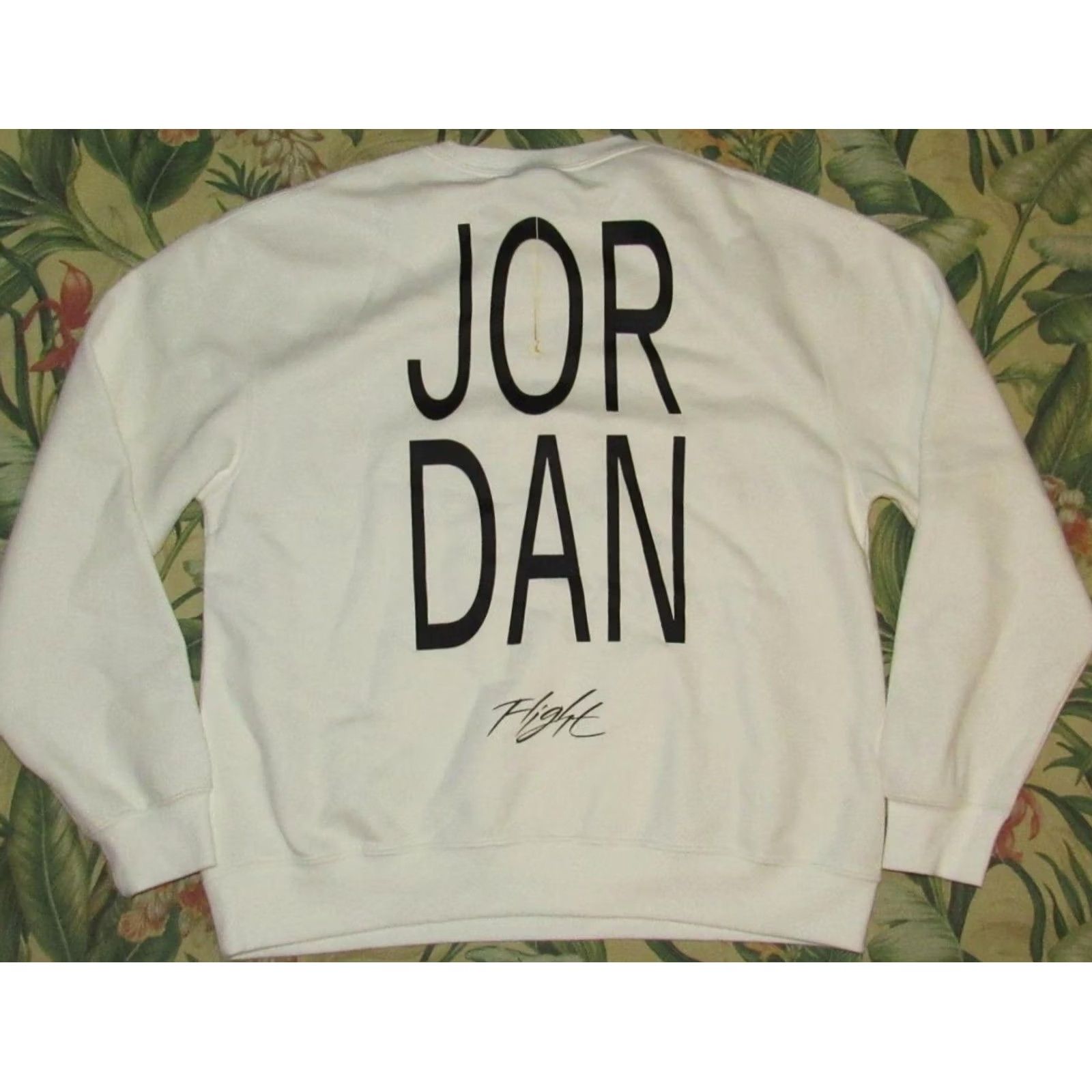 Nike NIKE Jordan Artist Series Darien Birks Crew Neck Fleece Sweatshirt Small Women White Crew Neck Sweatshirt S Womens Size S / US 4 / IT 40 - 3 Thumbnail