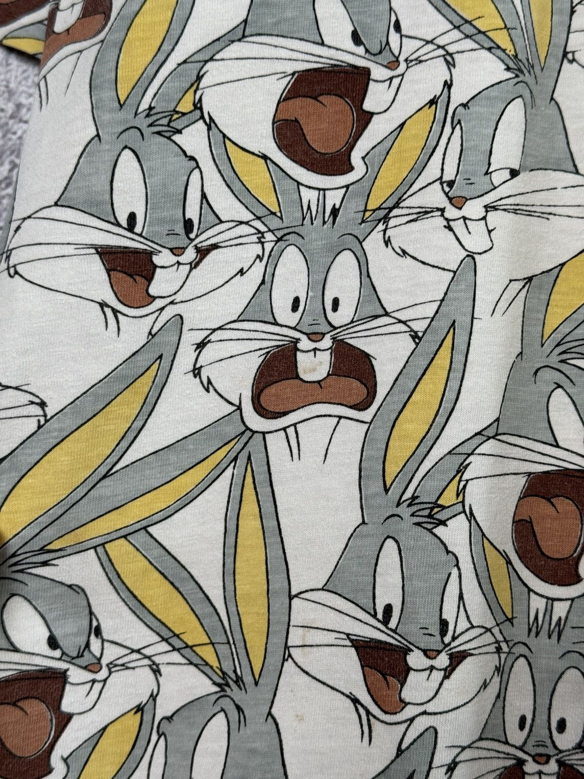 Warner Bros Vintage Bugs Bunny All Over Print T-Shirt Looney Tunes Tee Size US XL / EU 56 / 4 - 9 Thumbnail
