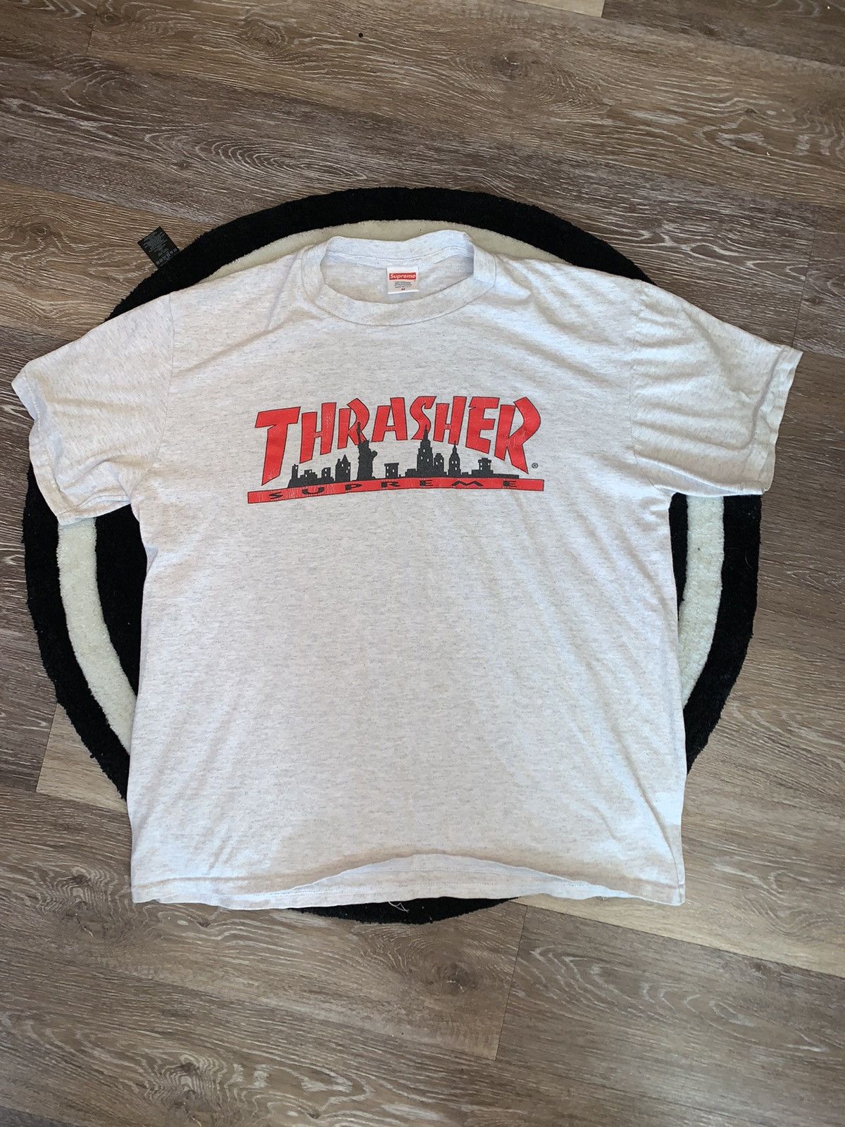 Supreme × Thrasher (M) Heather Grey/Red Supreme X Thrasher Tee Shirt Size US M / EU 48-50 / 2 - 1 Thumbnail