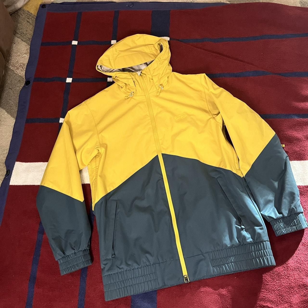 Nike SB Kampai Snowboarding Jacket Yellow Blue