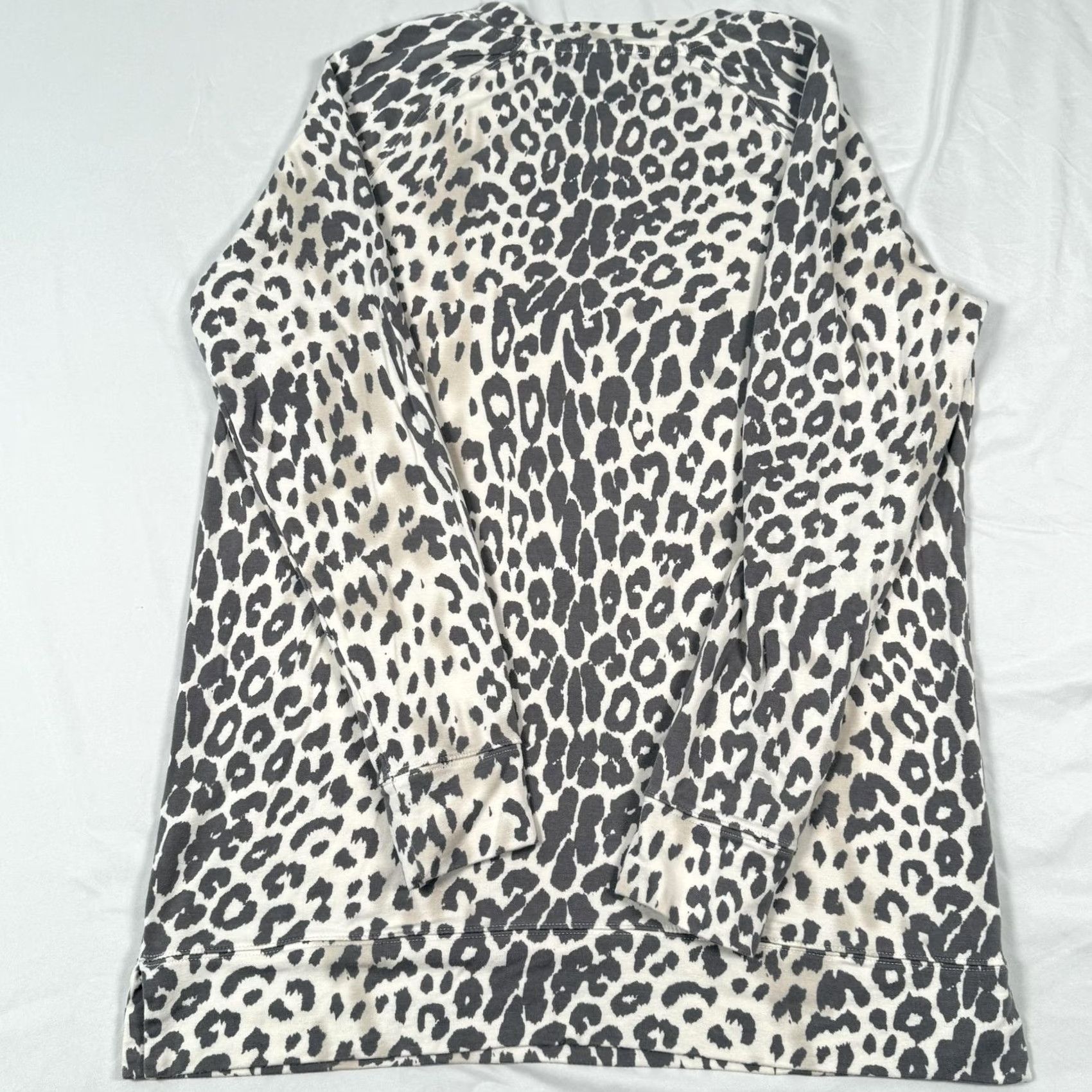 Vintage Tahari Women Tunic Sweatshirt Crew Neck Leopard Knit Gray M Regular Raglan Long Sleeve Pullover Casual Workwear Animals Size M / US 6-8 / IT 42-44 - 4 Thumbnail