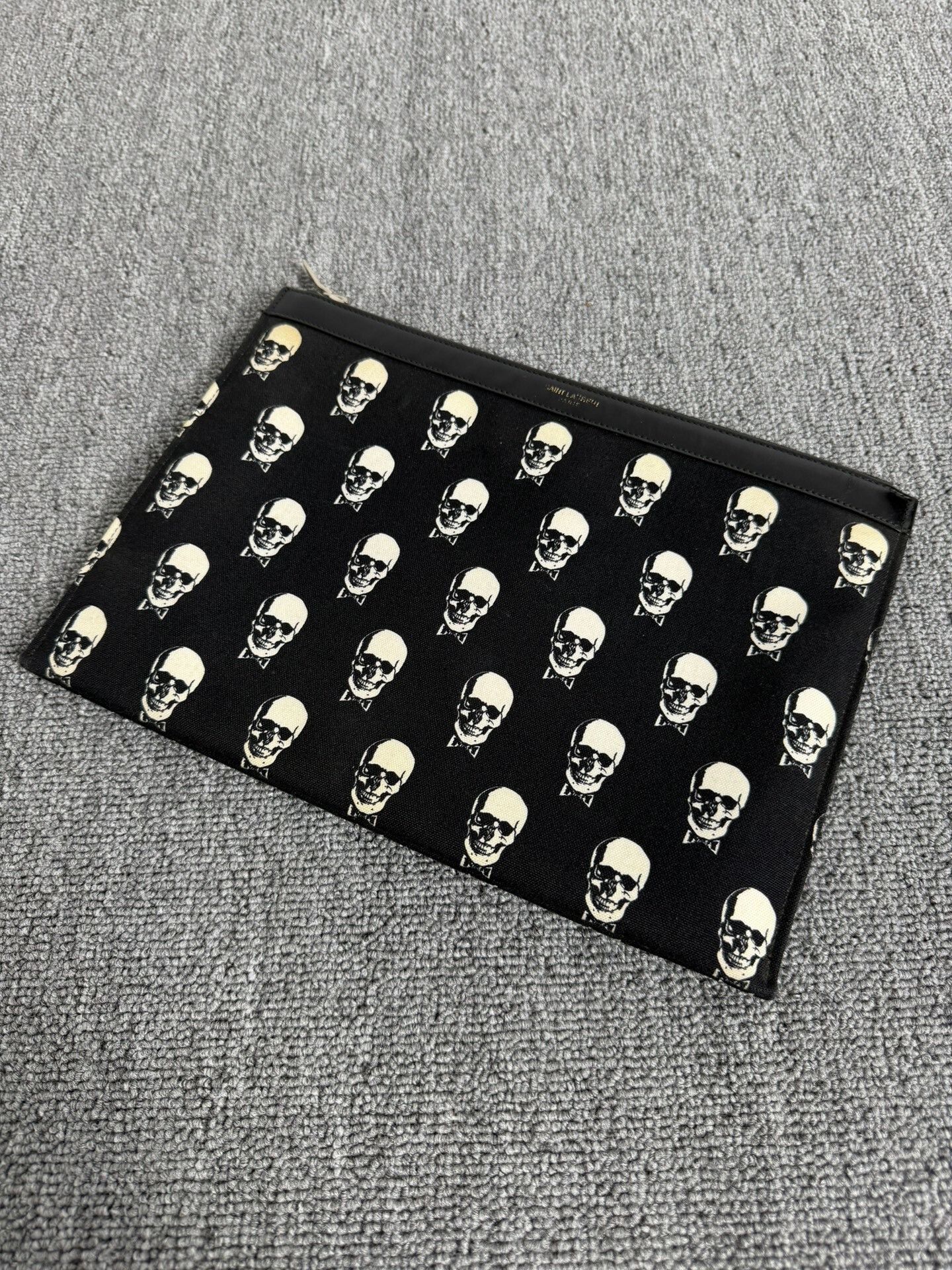 Saint Laurent Paris Saint Laurent Skull Print Clutch Bag Size ONE SIZE - 1 Thumbnail