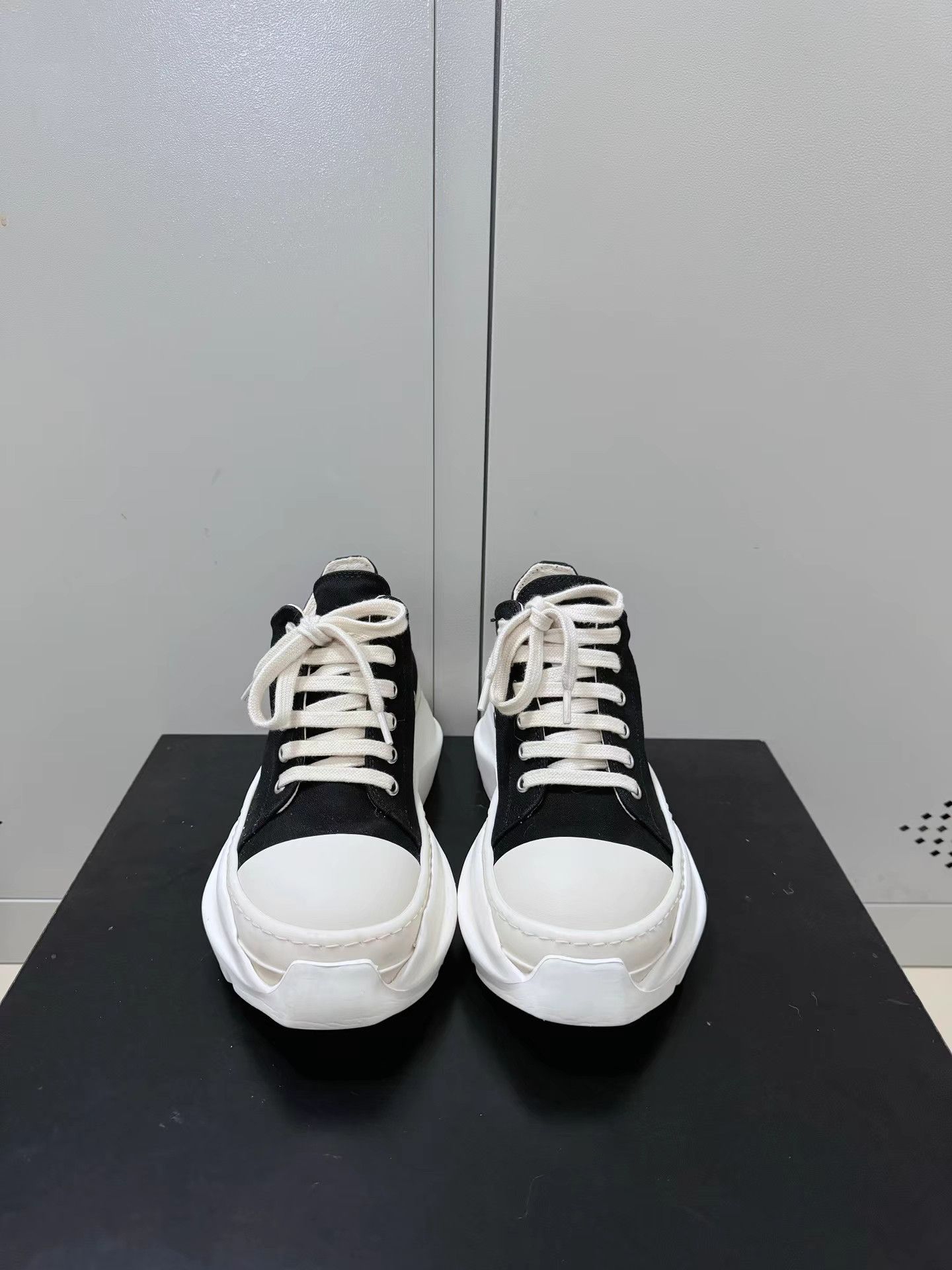 Rick Owens Rick Owens Abstract sneakers with tank sole, Converse-style Size US 6 / IT 36 - 2 Thumbnail