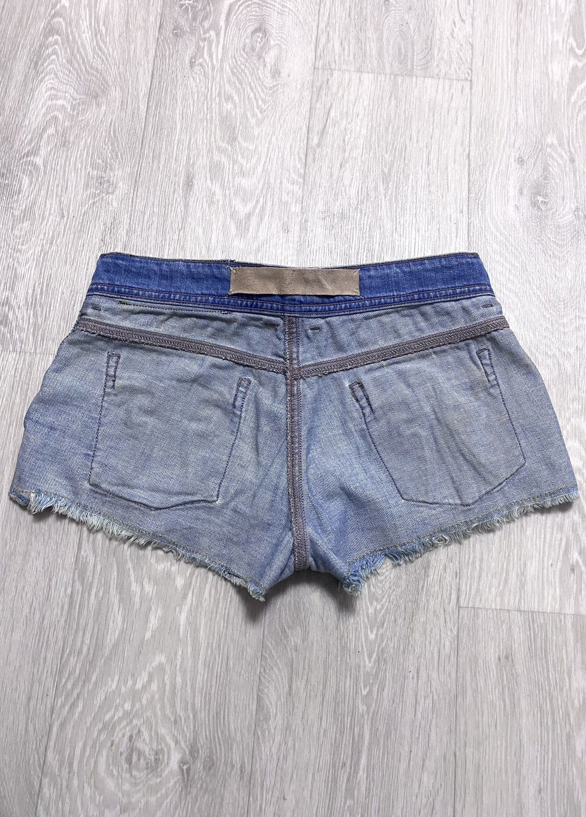 Faith Connexion Women’s Destroyed Washed Paint Splatter Denim Mini Shorts Size 25" / US 0 / IT 36 - 4 Thumbnail