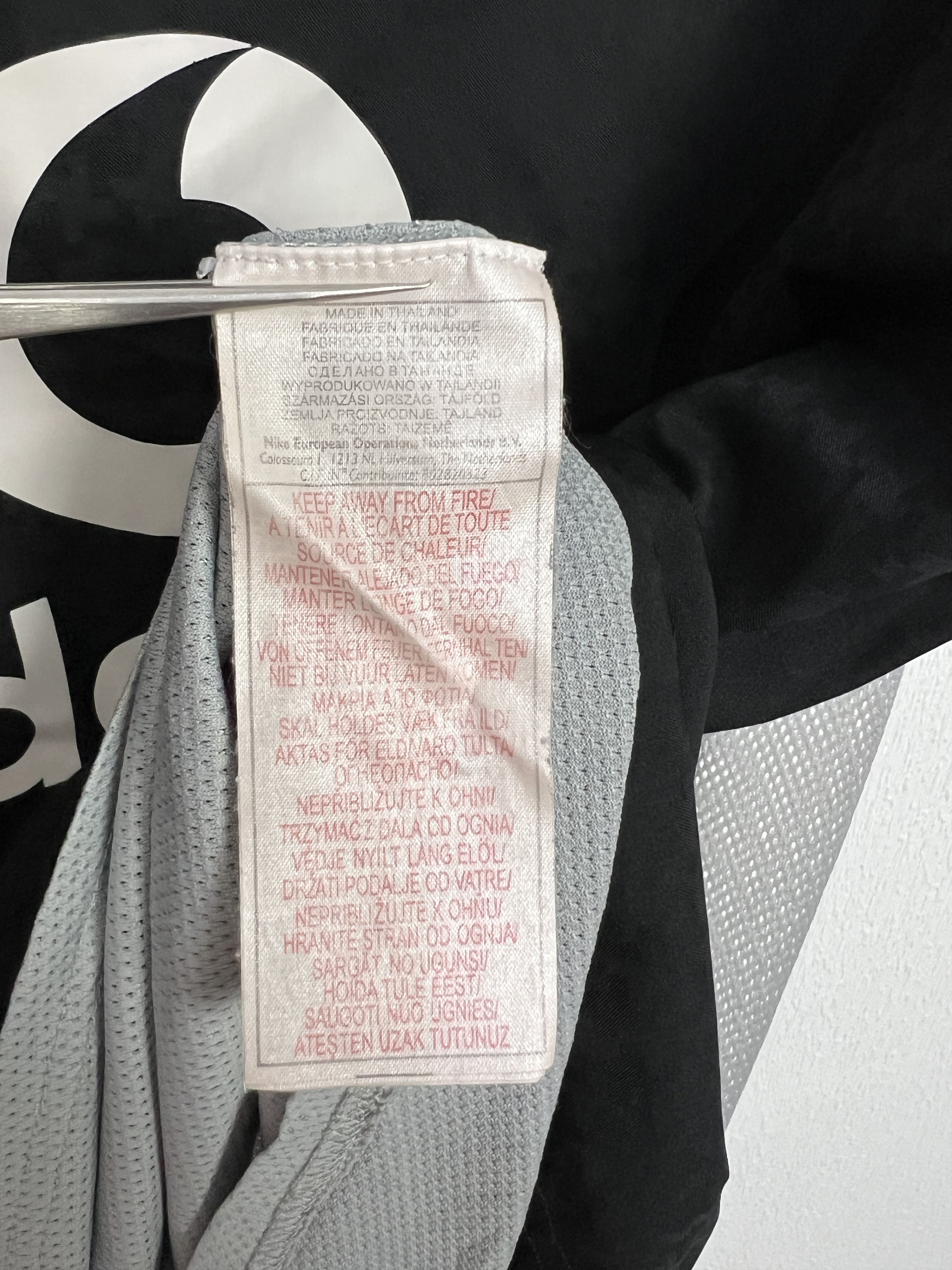 Nike Vintage Nike Manchester United Vodafone Train Vest Size US M / EU 48-50 / 2 - 8 Thumbnail