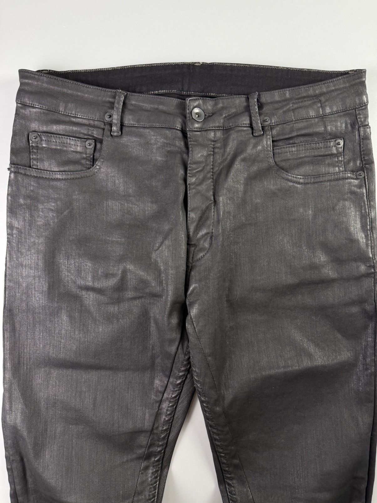 Rick Owens Drkshdw Rick Owens Drkshdw - S/S18 Detroit Cut Waxed Jeans Size US 32 / EU 48 - 2 Thumbnail