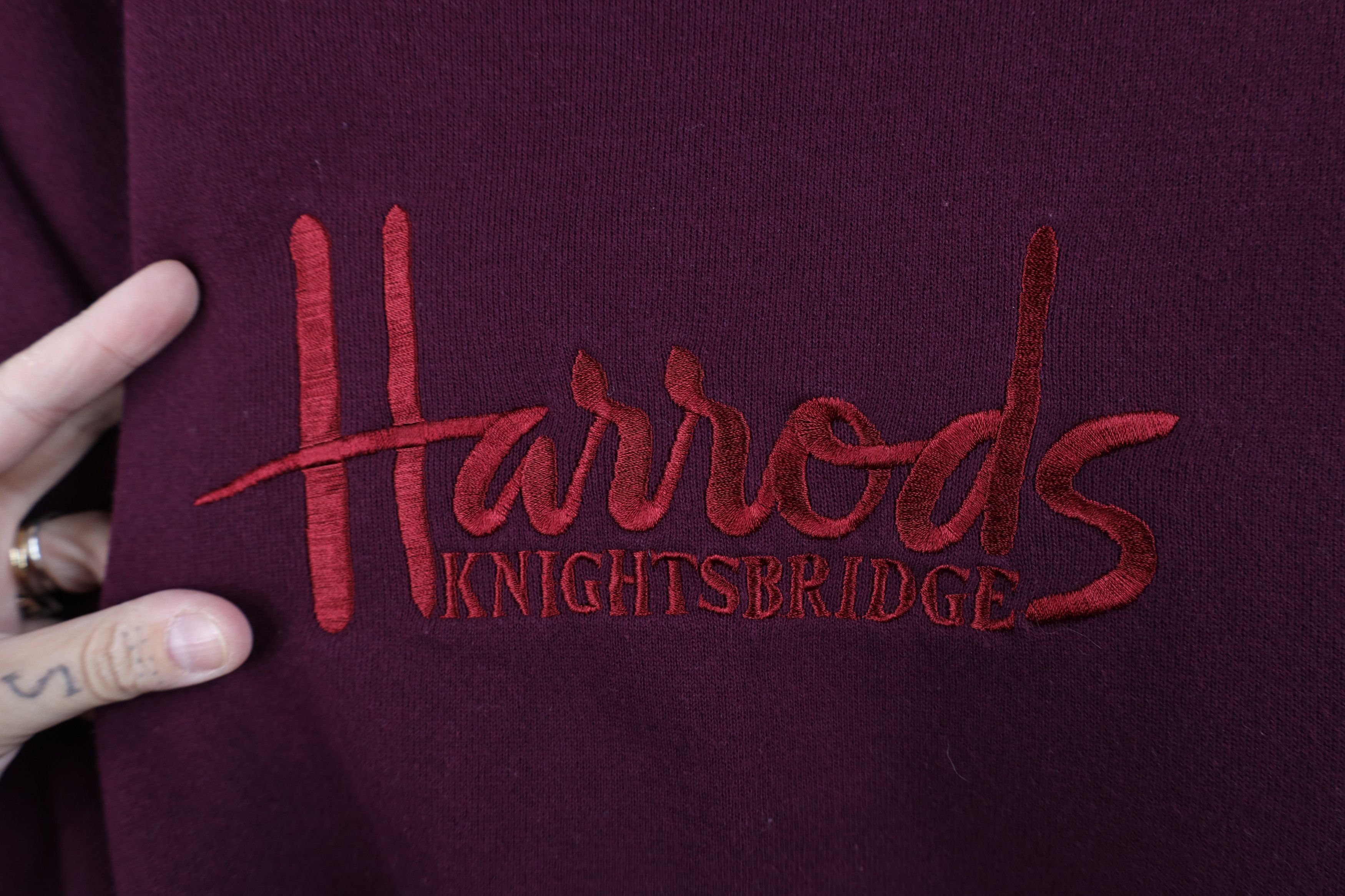 Vintage Vintage 90s Streetwear Harrods Crewneck Sweatshirt Purple Size US XL / EU 56 / 4 - 4 Thumbnail