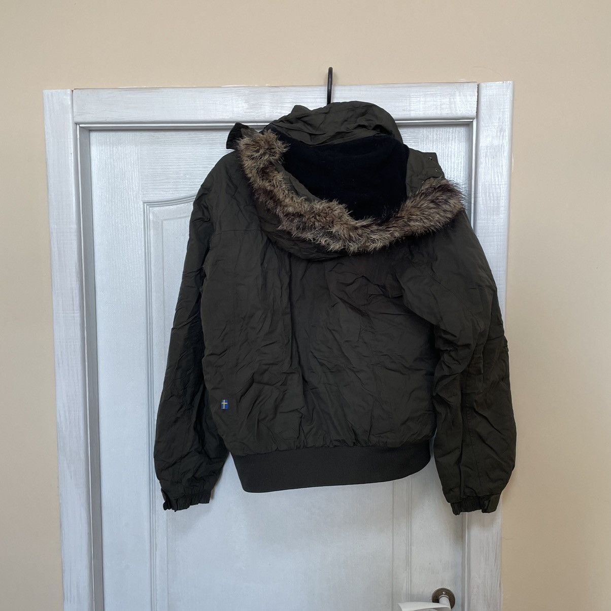 Fjallraven Fjallraven bomber cropped fur faux Parka Puffer coat Jacket Size US S / EU 44-46 / 1 - 2 Thumbnail