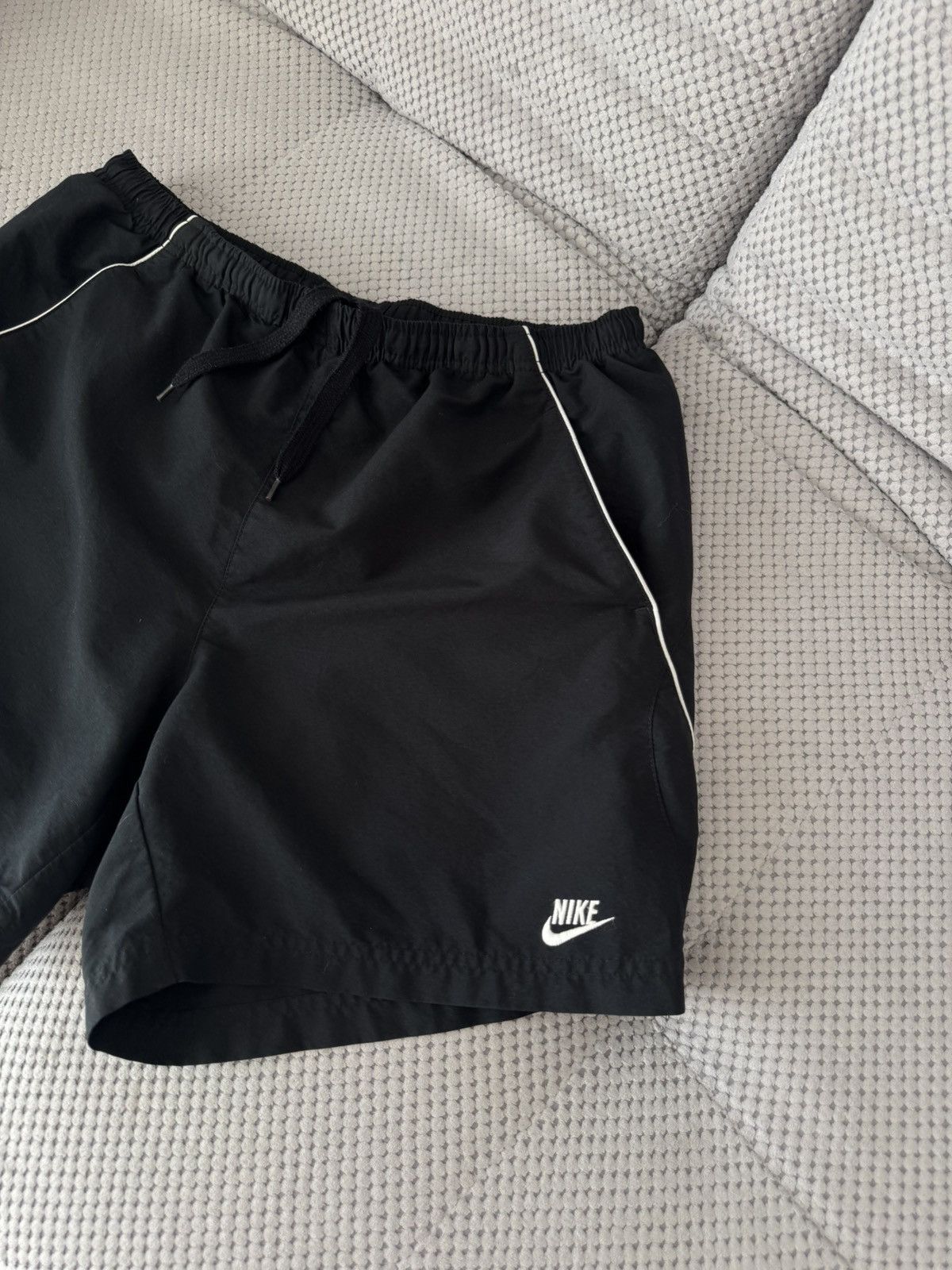 Nike Nike Vintage Logo Swoosh Drill Y2K Blockcore Shorts Size US 32 / EU 48 - 3 Thumbnail