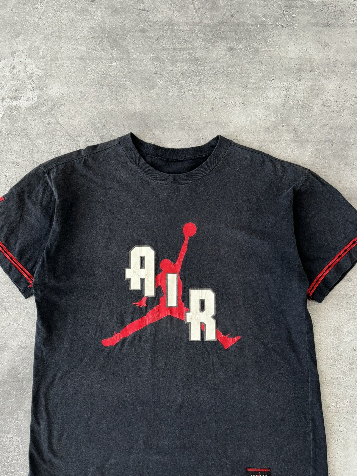 Jordan Brand × Vintage Vintage 90s Air Jordan USA Faded T-Shirt Size US M / EU 48-50 / 2 - 2 Thumbnail
