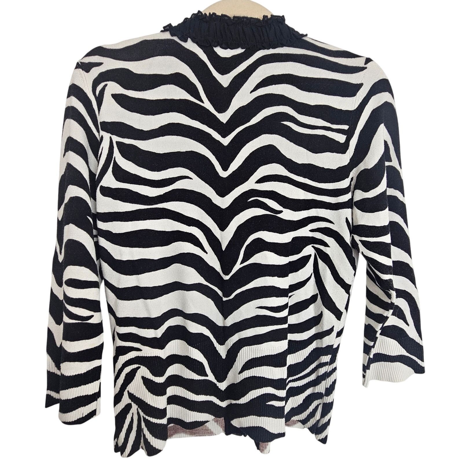 White House Black Market White House Black Market Zebra Print Cardigan Size M Clasp Size M / US 6-8 / IT 42-44 - 9 Thumbnail